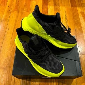 Adidas Men's Ultraboost 5.0 DNA Black Yellow Carbon Shoes H68071- Size 12